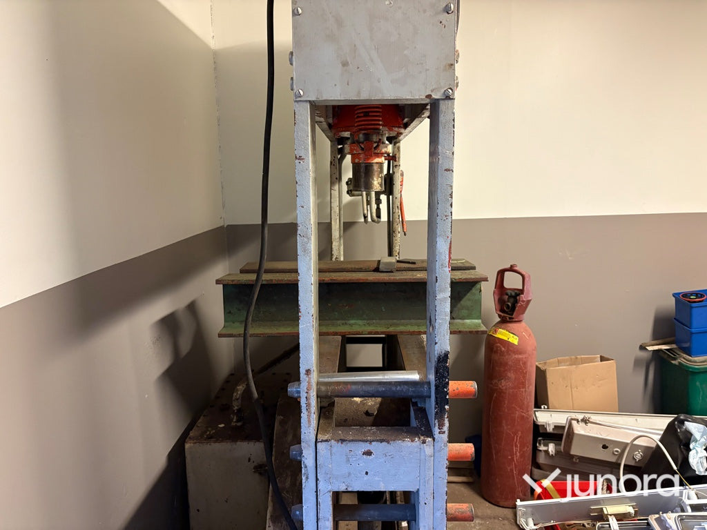 Hydraulpress - Hiab H100E, 100 ton - Presse plieuse: photos 5 Hydraulpress - Hiab H100E, 100 ton - Presse plieuse: photos 5