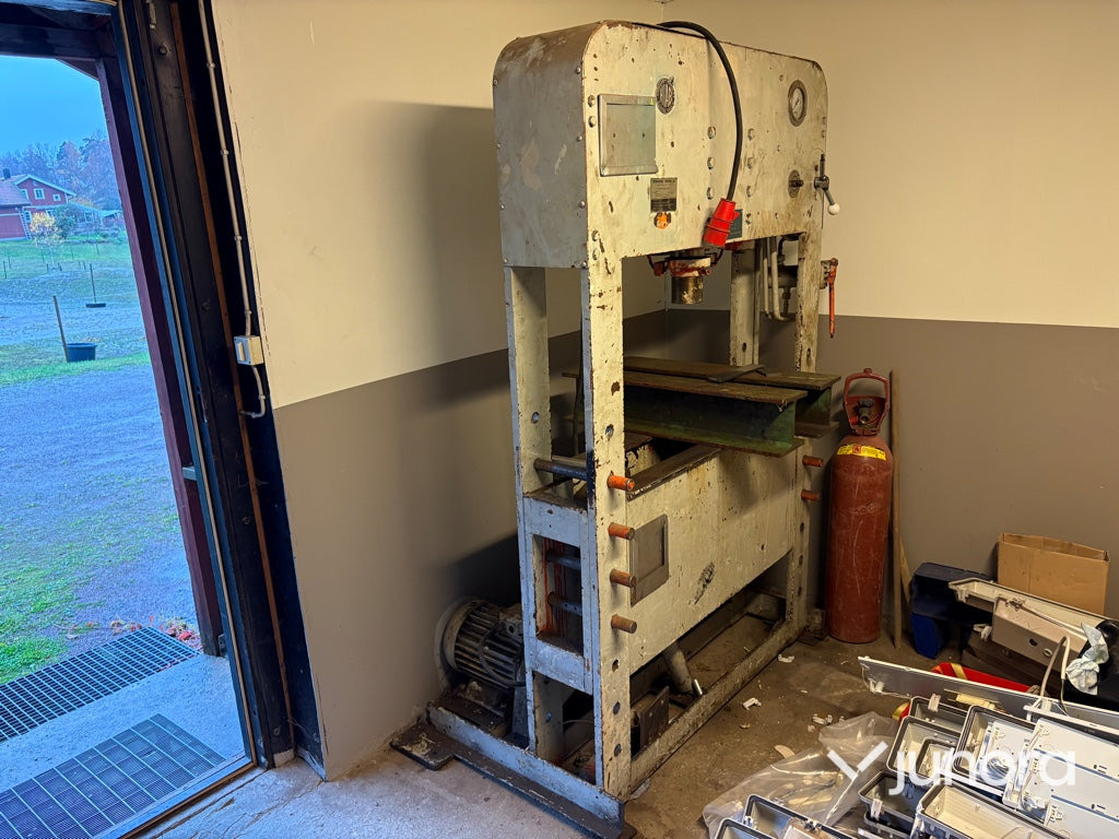 Hydraulpress - Hiab H100E, 100 ton - Presse plieuse: photos 4 Hydraulpress - Hiab H100E, 100 ton - Presse plieuse: photos 4