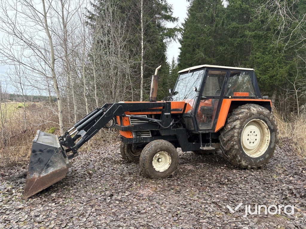 Traktor+ Frontlastare - Ursus, C 385 - Tracteur agricole: photos 2 Traktor+ Frontlastare - Ursus, C 385 - Tracteur agricole: photos 2