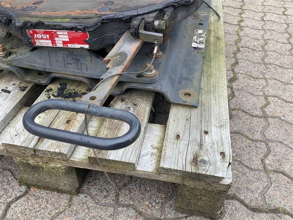 Jost JSK 37 C fast skammel - Sellette d'attelage pour Camion: photos 5 Jost JSK 37 C fast skammel - Sellette d'attelage pour Camion: photos 5