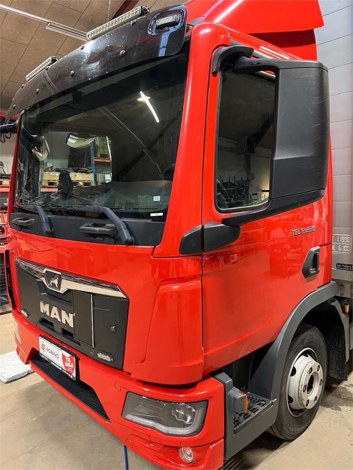 MAN TGL 12-220 BL - Camion à rideaux coulissants: photos 1 MAN TGL 12-220 BL - Camion à rideaux coulissants: photos 1