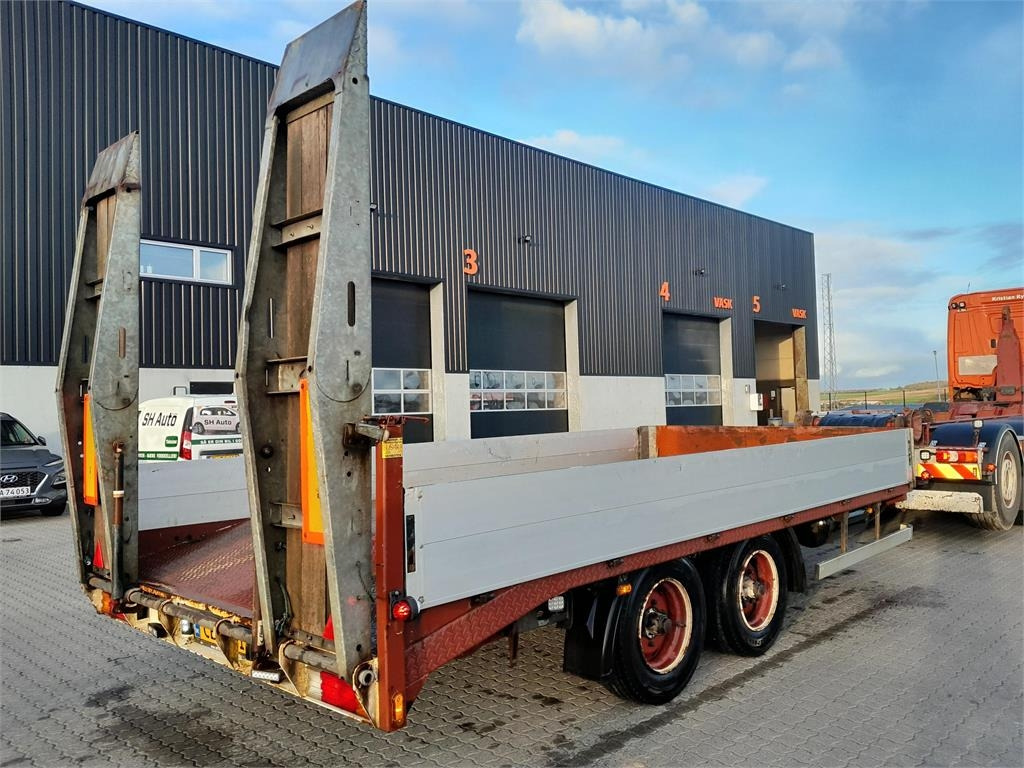 MTDK KC200 11,8 ton 5,2 mtr lad + ramper - Remorque porte-engin surbaissée: photos 3 MTDK KC200 11,8 ton 5,2 mtr lad + ramper - Remorque porte-engin surbaissée: photos 3