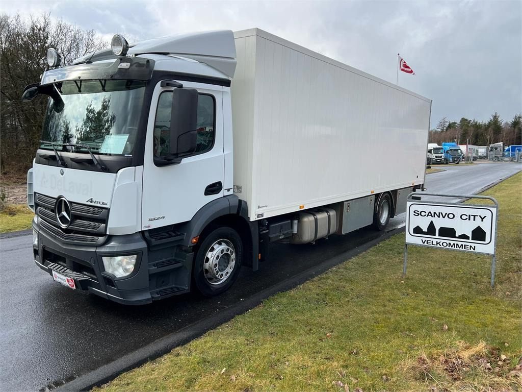 Mercedes-Benz Antos 1824 LnR - Camion fourgon: photos 3 Mercedes-Benz Antos 1824 LnR - Camion fourgon: photos 3