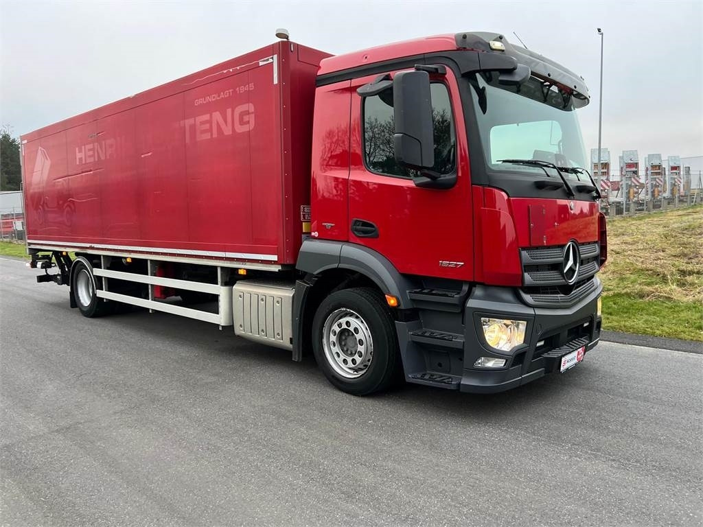 Mercedes-Benz Antos 1827 LnR - Camion fourgon: photos 3 Mercedes-Benz Antos 1827 LnR - Camion fourgon: photos 3