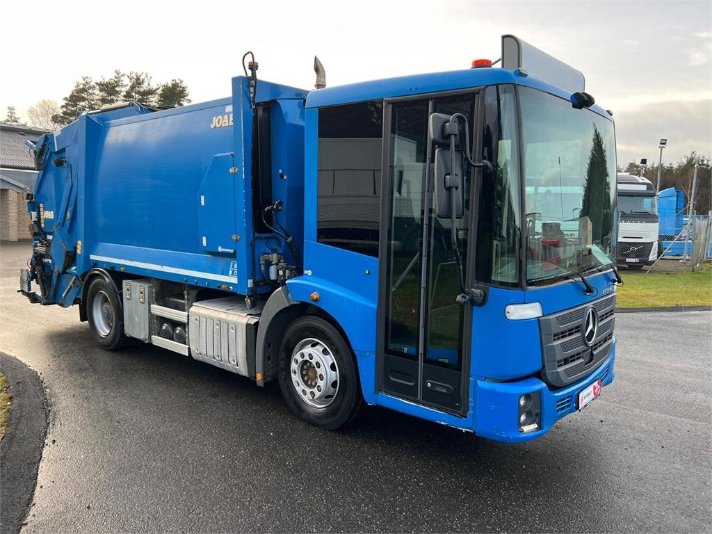 Mercedes-Benz Econic 1827 L - Benne à ordures ménagères: photos 3 Mercedes-Benz Econic 1827 L - Benne à ordures ménagères: photos 3