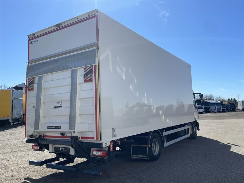Renault D280 Premium - Camion fourgon: photos 5 Renault D280 Premium - Camion fourgon: photos 5