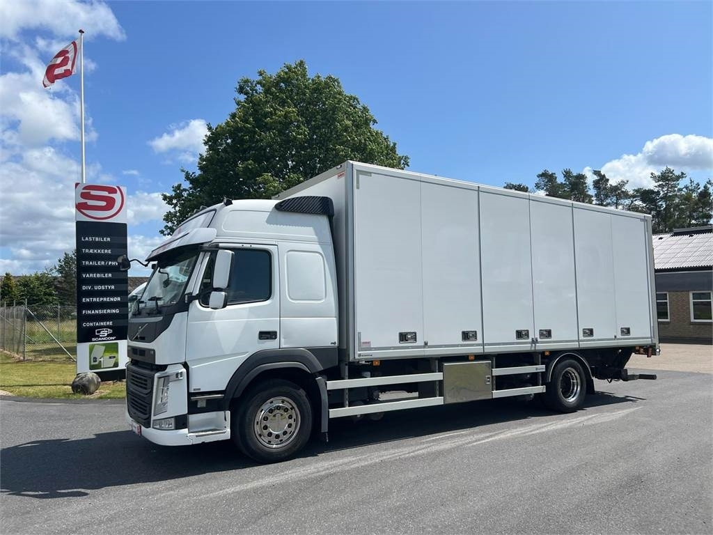 Volvo FM330 - Camion fourgon: photos 1 Volvo FM330 - Camion fourgon: photos 1