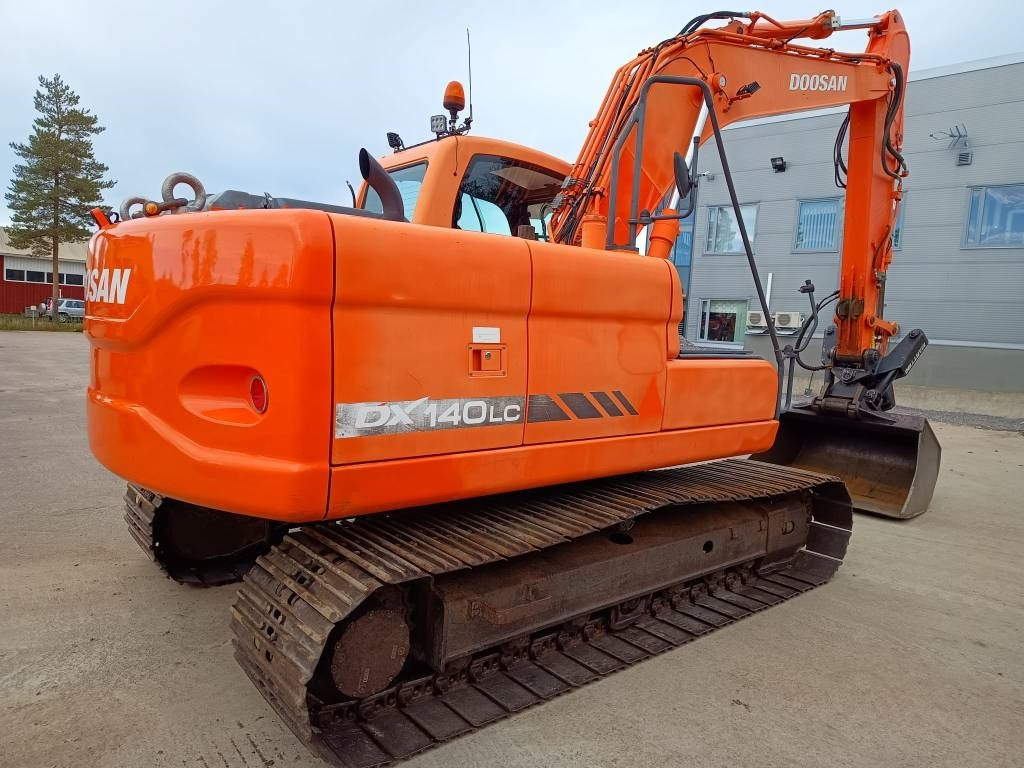 Doosan DX140LC KALLISTAJA+PYÖRITTÄJÄ - Pelle sur chenille: photos 5 Doosan DX140LC KALLISTAJA+PYÖRITTÄJÄ - Pelle sur chenille: photos 5