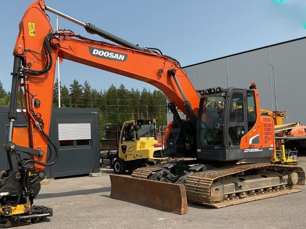 Doosan DX235LCR-5 DOZER - Pelle sur chenille: photos 1 Doosan DX235LCR-5 DOZER - Pelle sur chenille: photos 1