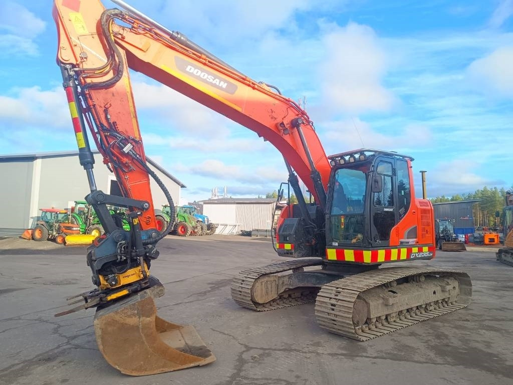 Doosan DX235LCR ENGCON, 3D-LAITTEET  - Pelle sur chenille: photos 5 Doosan DX235LCR ENGCON, 3D-LAITTEET  - Pelle sur chenille: photos 5