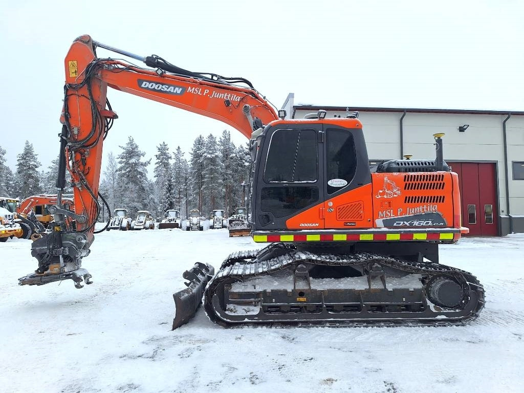 Doosan MYYTY! SOLD! DX160LCH-5 METSÄMALLI - Pelle sur chenille: photos 1 Doosan MYYTY! SOLD! DX160LCH-5 METSÄMALLI - Pelle sur chenille: photos 1