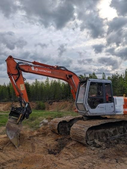 Hitachi EX100M-2 - Pelle sur chenille: photos 1 Hitachi EX100M-2 - Pelle sur chenille: photos 1