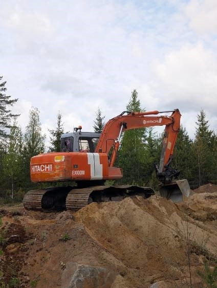 Hitachi EX100M-2 - Pelle sur chenille: photos 3 Hitachi EX100M-2 - Pelle sur chenille: photos 3