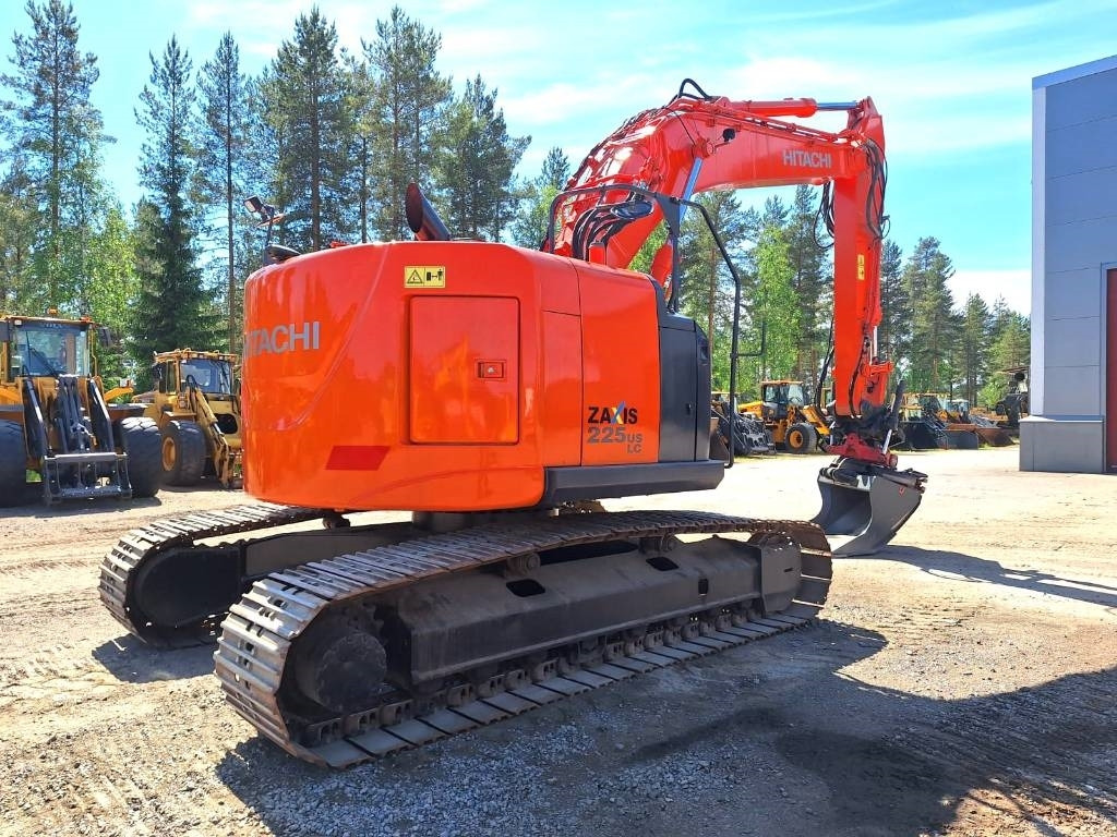 Hitachi MYYTY! SOLD! ZX225USLC-5 PYÖRITTÄJÄ+PIHDIT - Pelle sur chenille: photos 4 Hitachi MYYTY! SOLD! ZX225USLC-5 PYÖRITTÄJÄ+PIHDIT - Pelle sur chenille: photos 4