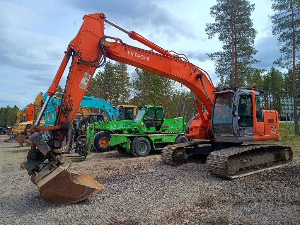 Hitachi MYYTY! SOLD! ZX225USR KALLISTAJALLA - Pelle sur chenille: photos 1 Hitachi MYYTY! SOLD! ZX225USR KALLISTAJALLA - Pelle sur chenille: photos 1