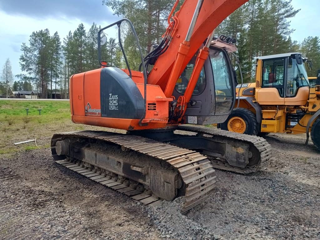 Hitachi MYYTY! SOLD! ZX225USR KALLISTAJALLA - Pelle sur chenille: photos 5 Hitachi MYYTY! SOLD! ZX225USR KALLISTAJALLA - Pelle sur chenille: photos 5
