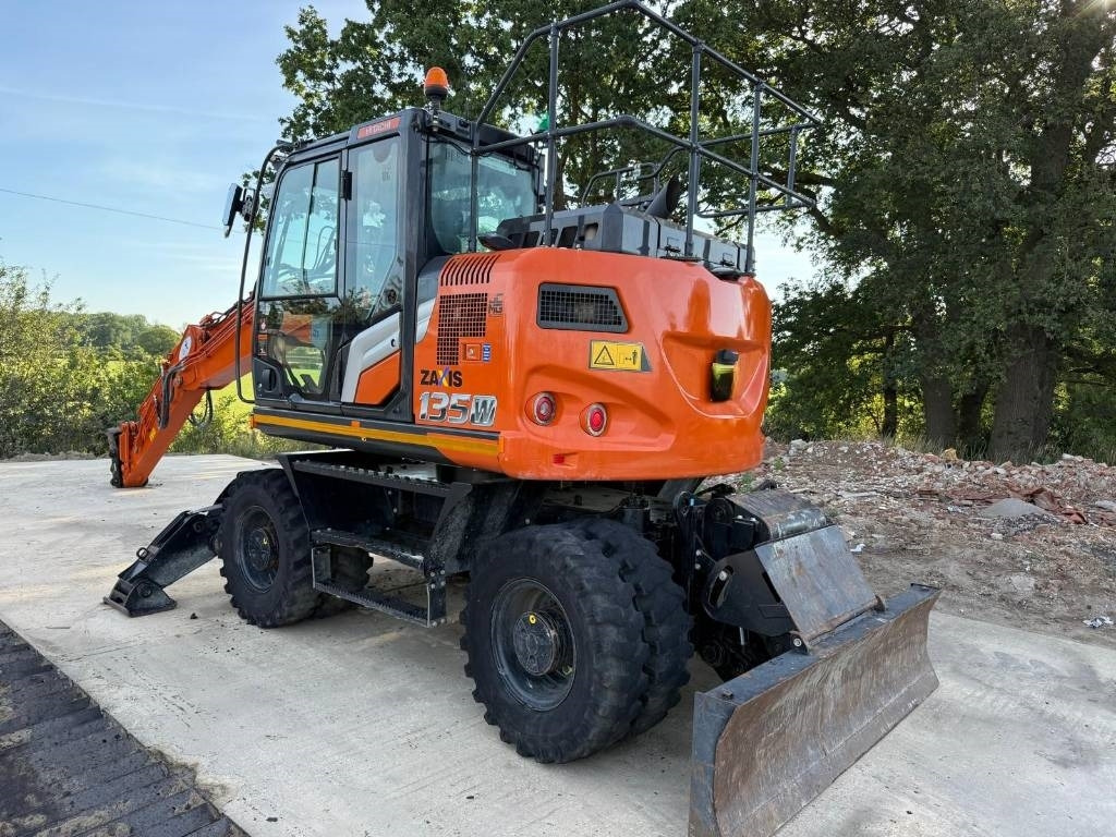 Hitachi ZX 135 W-7 - Pelle sur pneus: photos 2 Hitachi ZX 135 W-7 - Pelle sur pneus: photos 2