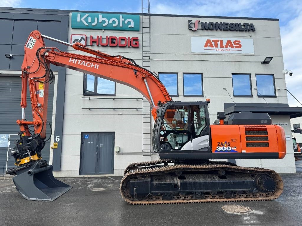 Hitachi ZX 300 LC-6 ENGCON EC233 S80/S80 - Pelle sur chenille: photos 1 Hitachi ZX 300 LC-6 ENGCON EC233 S80/S80 - Pelle sur chenille: photos 1