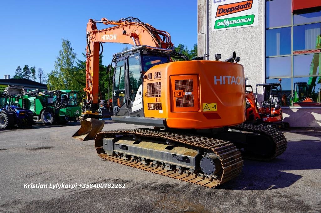 Hitachi ZX225USLC-6 Huippuvarusteet! - Pelle sur chenille: photos 3 Hitachi ZX225USLC-6 Huippuvarusteet! - Pelle sur chenille: photos 3