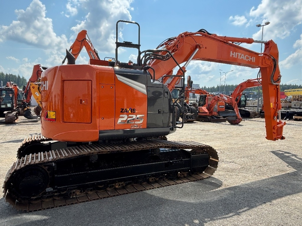 Hitachi ZX225USLC-7 - Pelle sur chenille: photos 3 Hitachi ZX225USLC-7 - Pelle sur chenille: photos 3