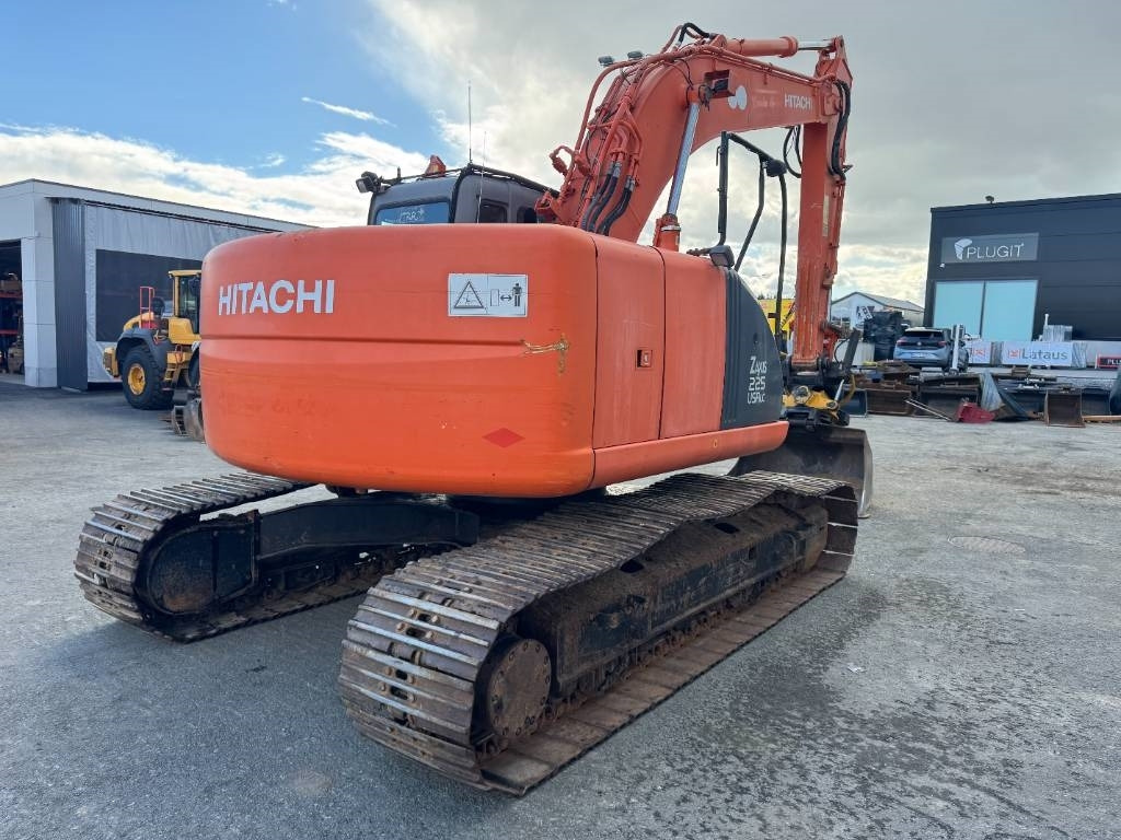 Hitachi ZX225USR PYÖRITTÄJÄLLÄ - Pelle sur chenille: photos 5 Hitachi ZX225USR PYÖRITTÄJÄLLÄ - Pelle sur chenille: photos 5