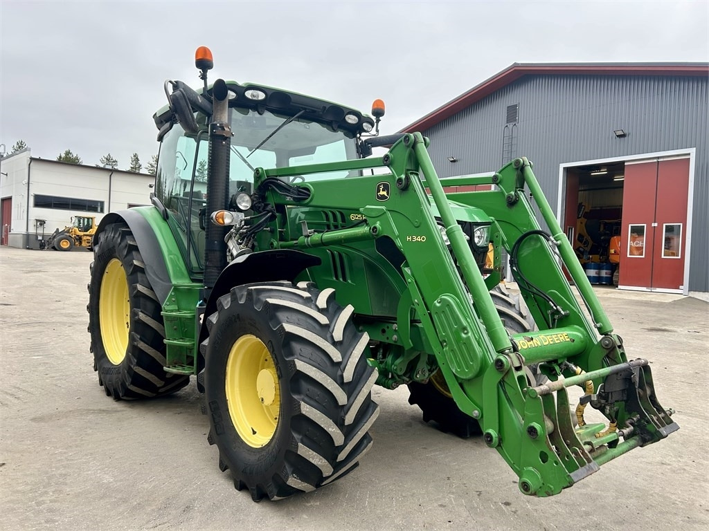 John Deere 6125 R AUTOPOWER ETUKUORMAAJALLA - Tracteur agricole: photos 4 John Deere 6125 R AUTOPOWER ETUKUORMAAJALLA - Tracteur agricole: photos 4