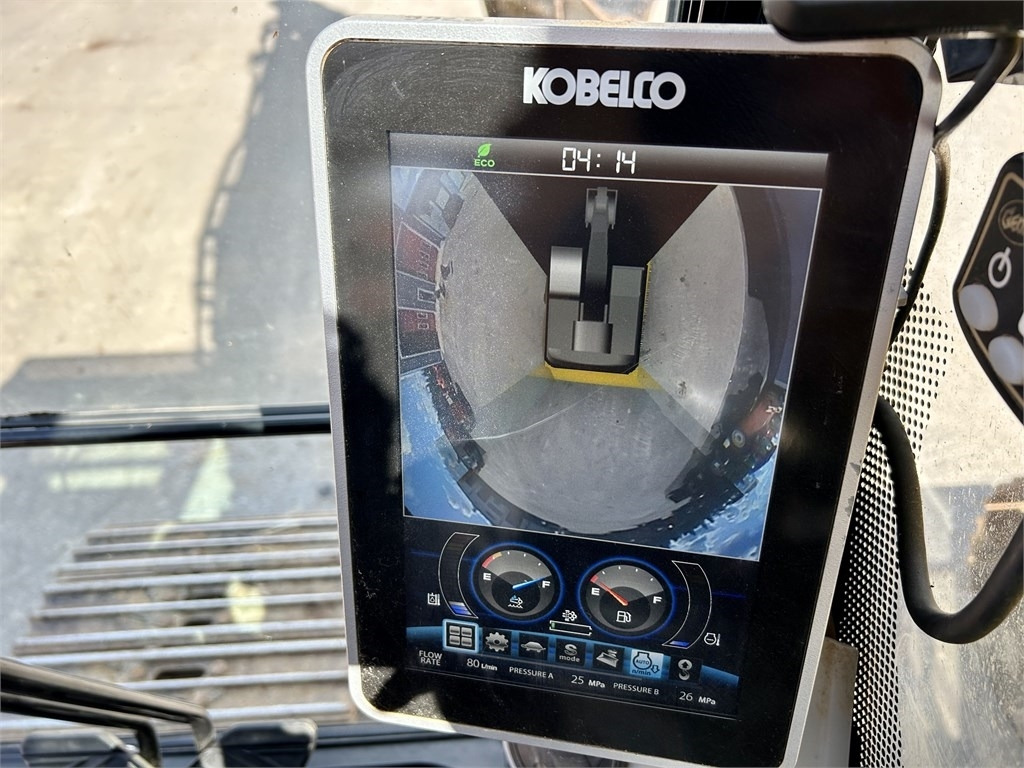 Pelle sur chenille Kobelco SK210LC-11 PYÖRITTÄJÄLLÄ: photos 14