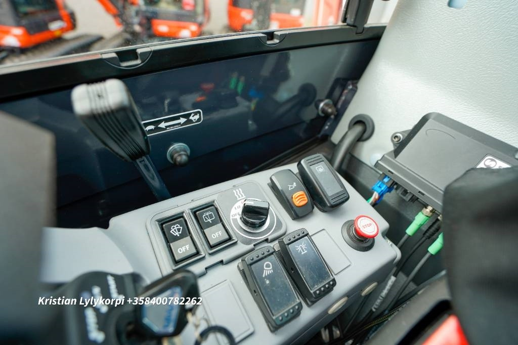 Crédit-bail de Kubota KX019-4 PYÖRITTÄJÄLLÄ  Kubota KX019-4 PYÖRITTÄJÄLLÄ: photos 24