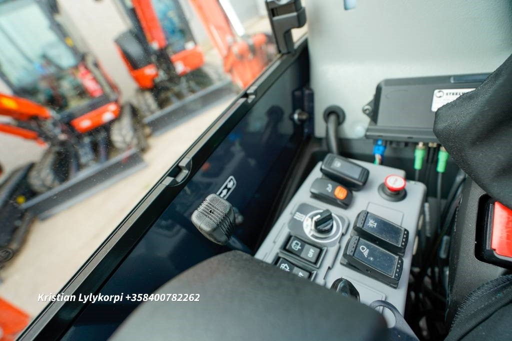 Crédit-bail de Kubota KX019-4 PYÖRITTÄJÄLLÄ  Kubota KX019-4 PYÖRITTÄJÄLLÄ: photos 25