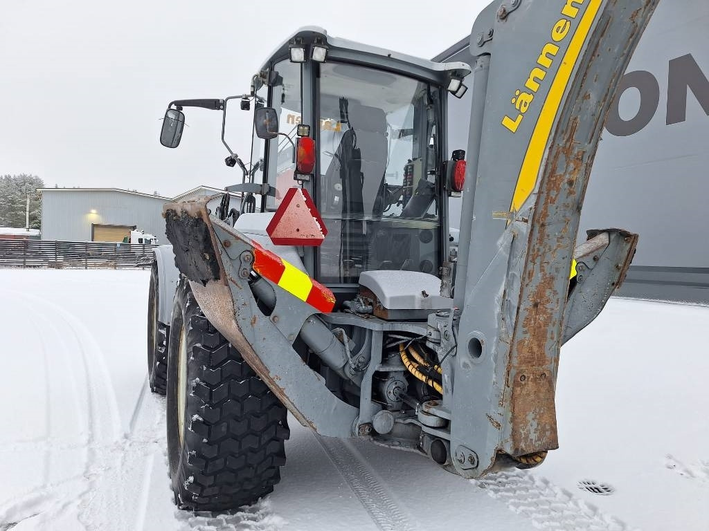 Lännen 8800G PYÖRITTÄJÄLLÄ - Tractopelle: photos 4 Lännen 8800G PYÖRITTÄJÄLLÄ - Tractopelle: photos 4