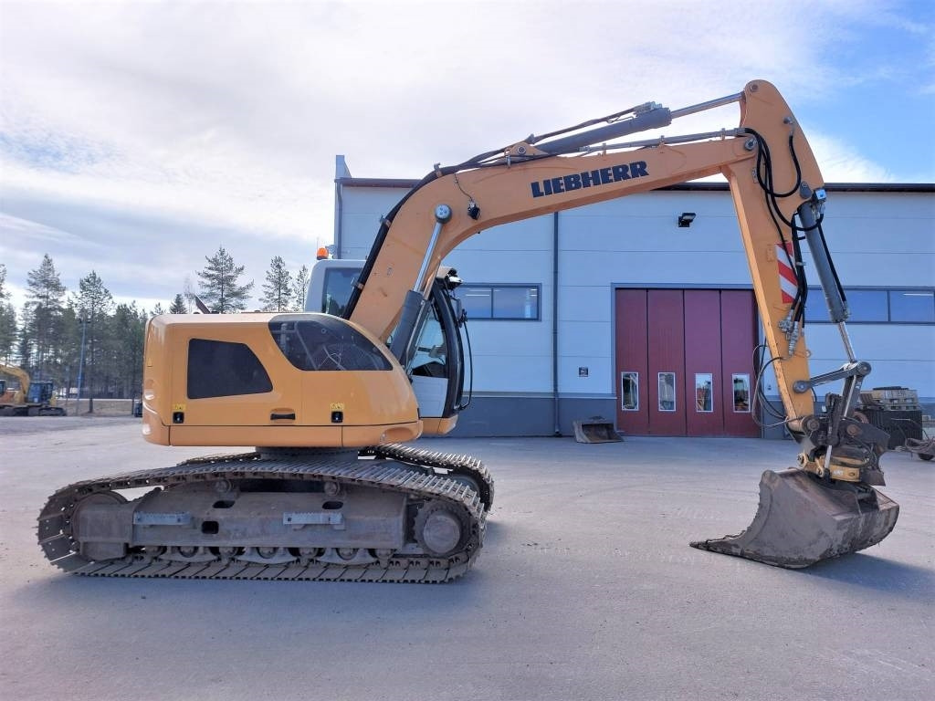 Liebherr MYYTY! SOLD! R914 COMPACT - Pelle sur chenille: photos 5 Liebherr MYYTY! SOLD! R914 COMPACT - Pelle sur chenille: photos 5