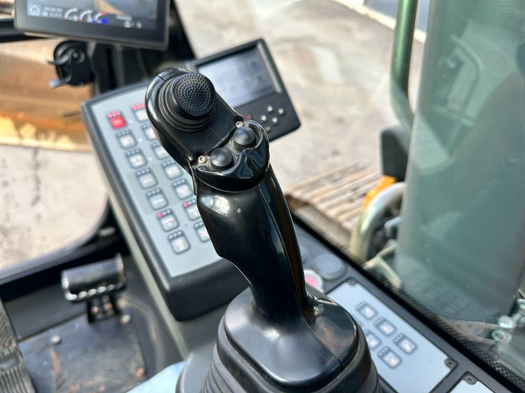 Crédit-bail de Liebherr R 920 Rototilt  Liebherr R 920 Rototilt: photos 18