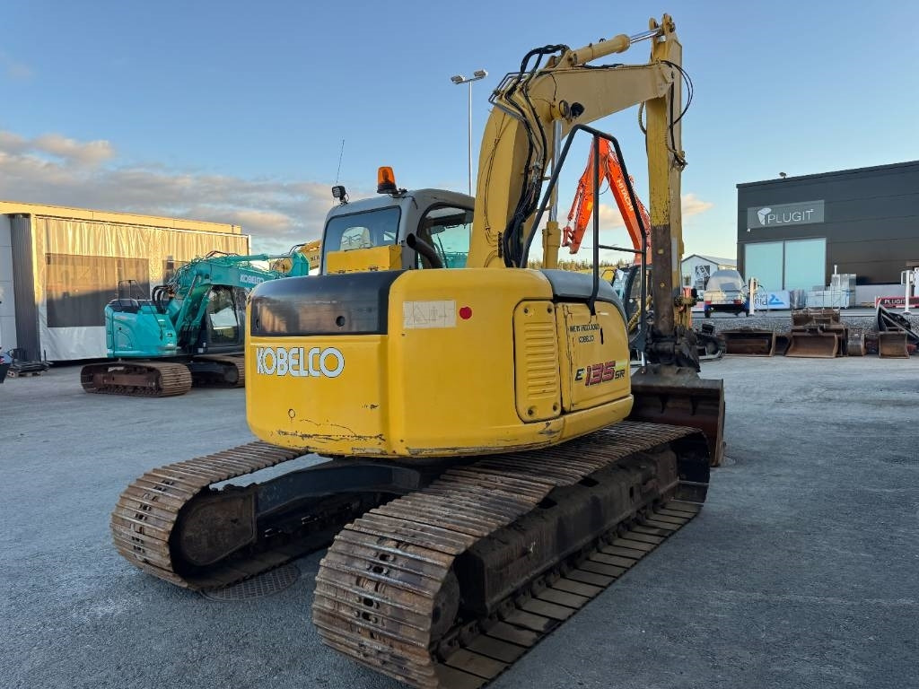 New Holland E 135 SR LC - Pelle sur chenille: photos 5 New Holland E 135 SR LC - Pelle sur chenille: photos 5