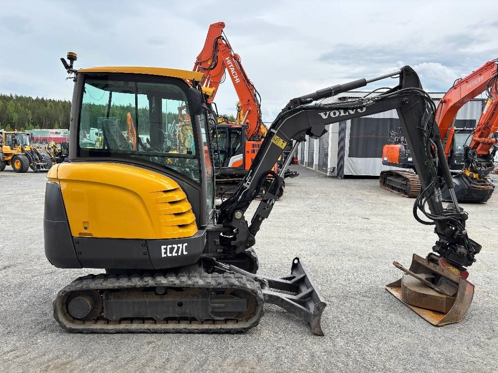 Volvo EC27C PYÖRITTÄJÄLLÄ - Mini pelle: photos 5 Volvo EC27C PYÖRITTÄJÄLLÄ - Mini pelle: photos 5