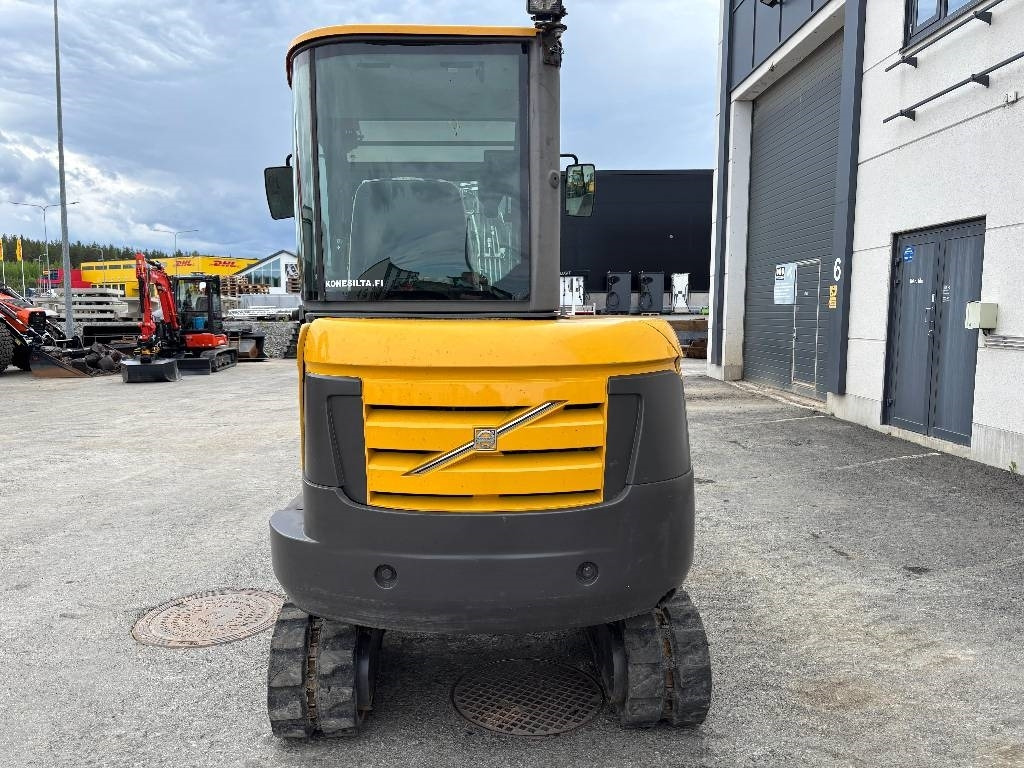 Volvo EC27C PYÖRITTÄJÄLLÄ - Mini pelle: photos 3 Volvo EC27C PYÖRITTÄJÄLLÄ - Mini pelle: photos 3
