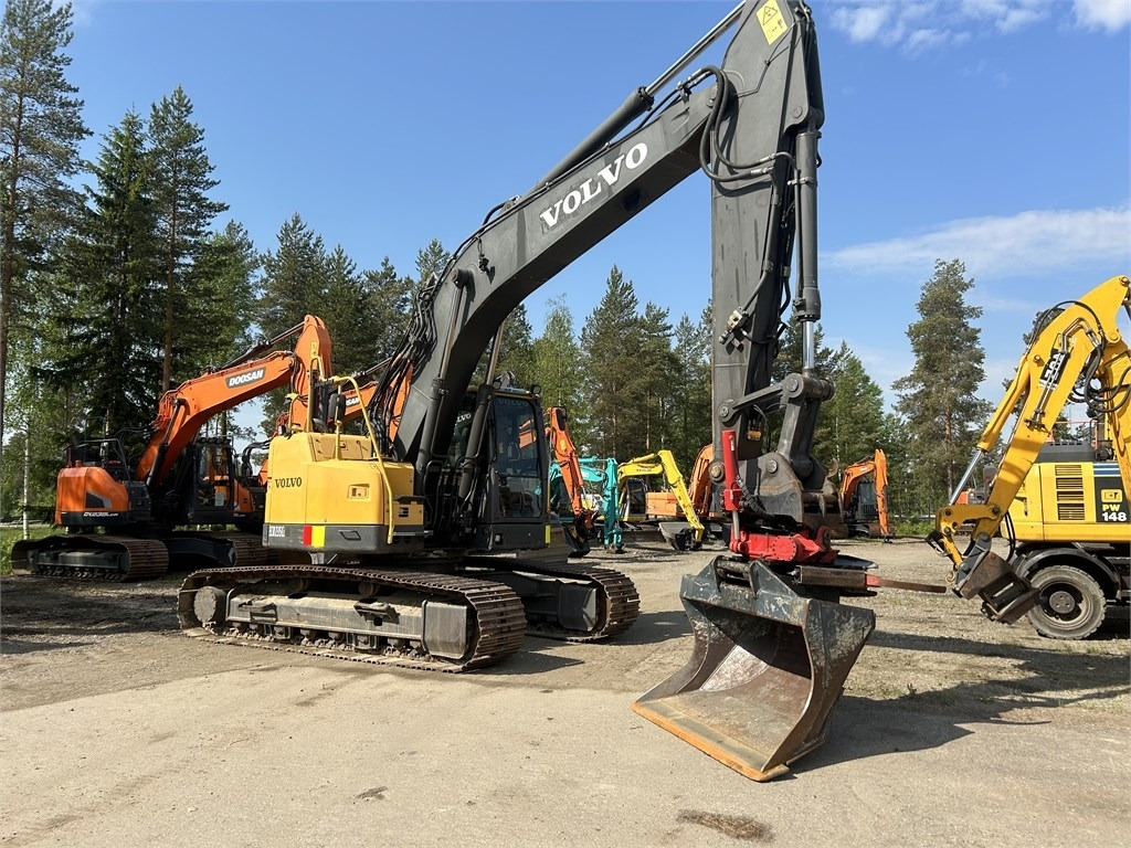 Volvo ECR235CL PYÖRITTÄJÄ, 3D-LAITTEET - Pelle sur chenille: photos 5 Volvo ECR235CL PYÖRITTÄJÄ, 3D-LAITTEET - Pelle sur chenille: photos 5