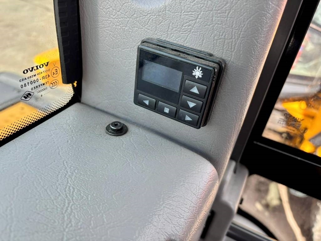 Chargeuse sur pneus Volvo L110H VIPUOHJAUS YM.: photos 8