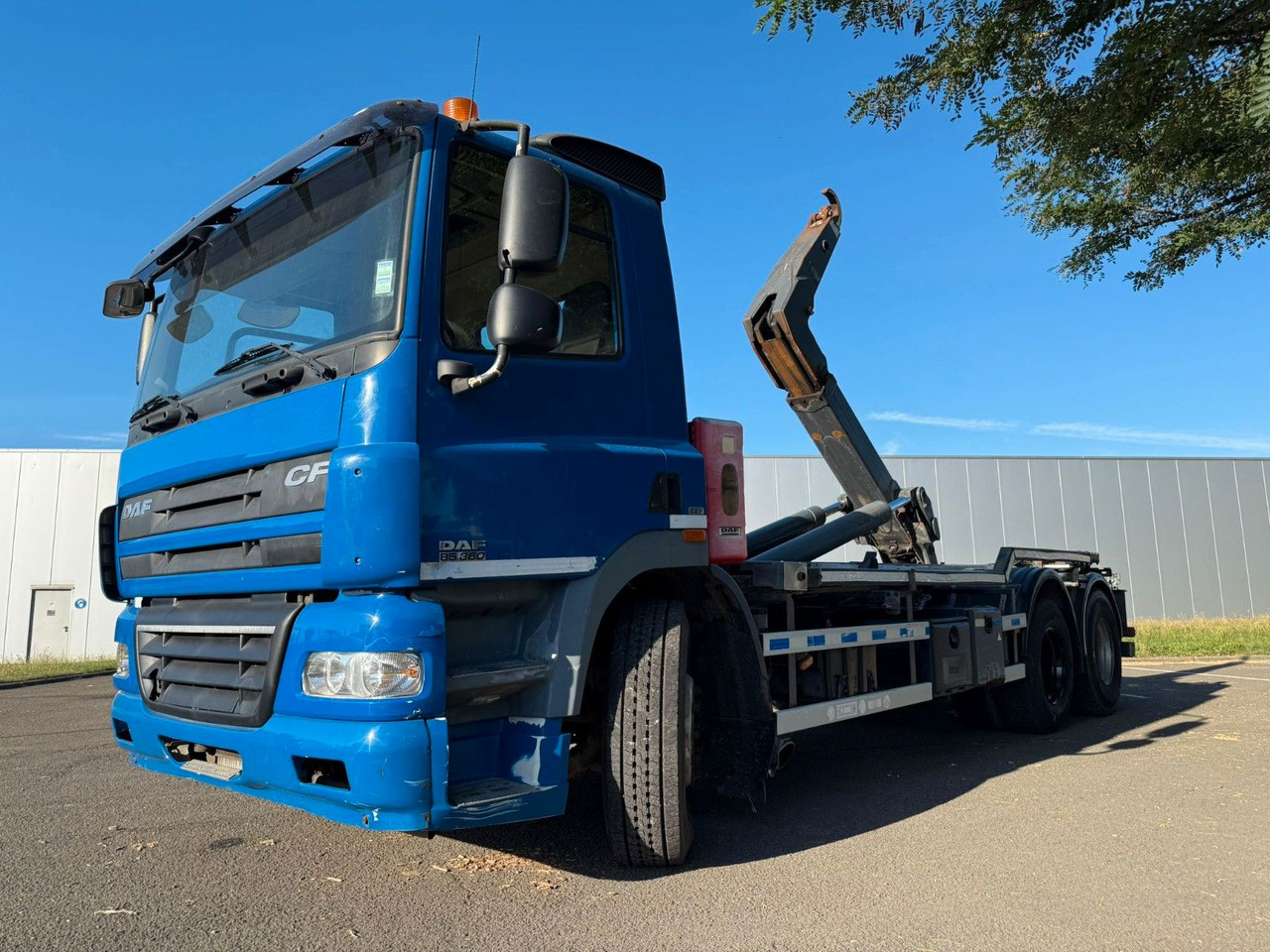DAF CF85.360. Klima. E5. VDL. Tempomat - Camion ampliroll: photos 1 DAF CF85.360. Klima. E5. VDL. Tempomat - Camion ampliroll: photos 1