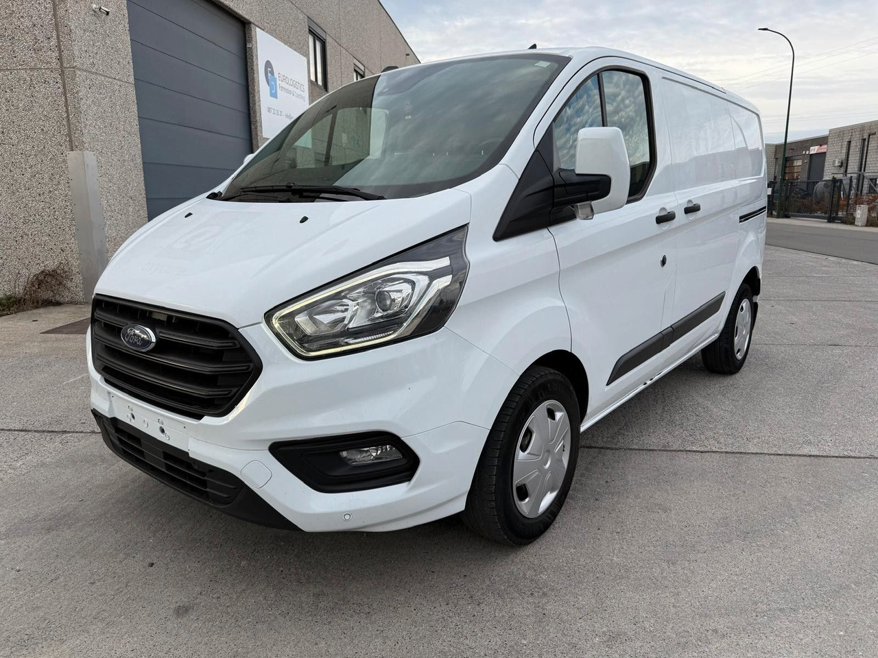 Ford Transit Custom 2.0TDCI. Klima. Navi. Tempomat. - Fourgonnette: photos 2 Ford Transit Custom 2.0TDCI. Klima. Navi. Tempomat. - Fourgonnette: photos 2