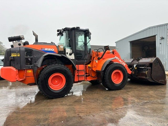 Hitachi ZW220-6. Hochkippschaufel. Wage. - Chargeuse sur pneus: photos 1 Hitachi ZW220-6. Hochkippschaufel. Wage. - Chargeuse sur pneus: photos 1
