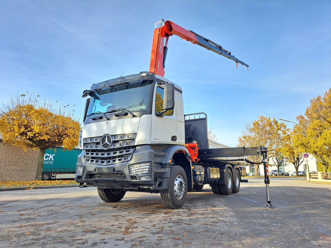 MERCEDES-BENZ AROCS 3340 CRANE FASSI F245 FLATBED TWISTLOCK EURO 3 - Camion plateau, Camion grue: photos 1 MERCEDES-BENZ AROCS 3340 CRANE FASSI F245 FLATBED TWISTLOCK EURO 3 - Camion plateau, Camion grue: photos 1