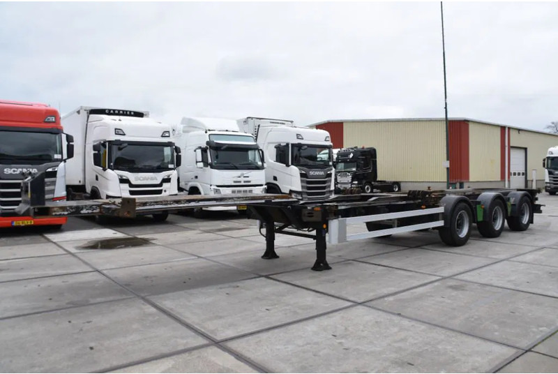 Renders ROC 16.27 CC - X STEERING - BPW AXLES - DISC BRAKES - - Semi-remorque porte-conteneur/ Caisse mobile: photos 4 Renders ROC 16.27 CC - X STEERING - BPW AXLES - DISC BRAKES - - Semi-remorque porte-conteneur/ Caisse mobile: photos 4