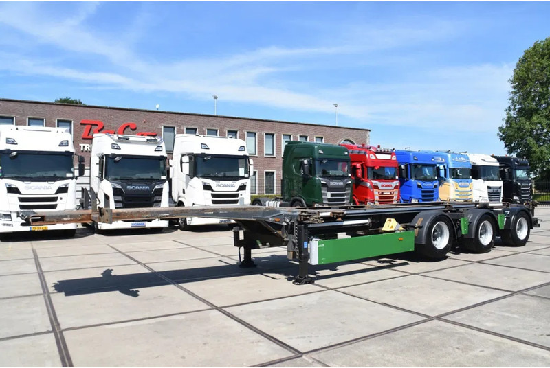 Renders ROC 16.30 - X-STEERING - LIFT AXLE - BPW AXLES - DISC BRAKES - EXTENDABLE - - Semi-remorque porte-conteneur/ Caisse mobile: photos 5 Renders ROC 16.30 - X-STEERING - LIFT AXLE - BPW AXLES - DISC BRAKES - EXTENDABLE - - Semi-remorque porte-conteneur/ Caisse mobile: photos 5