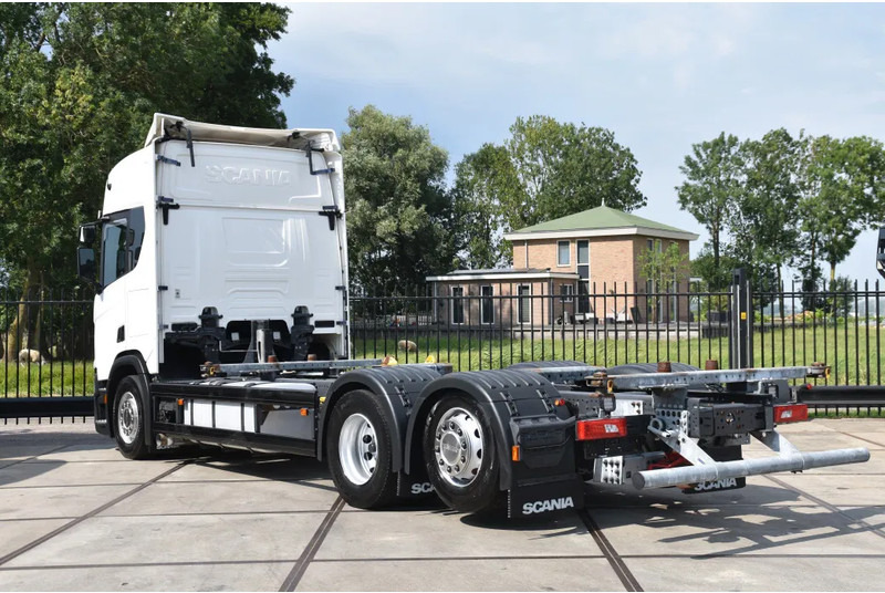 Scania R450 NGS 6x2*4NB - BDF - RETARDER - 703 TKM - FULL AIR - WHEELBASE: 495 CM - NAVI - TOP CONDITION - - Camion porte-conteneur/ Caisse mobile: photos 3 Scania R450 NGS 6x2*4NB - BDF - RETARDER - 703 TKM - FULL AIR - WHEELBASE: 495 CM - NAVI - TOP CONDITION - - Camion porte-conteneur/ Caisse mobile: photos 3
