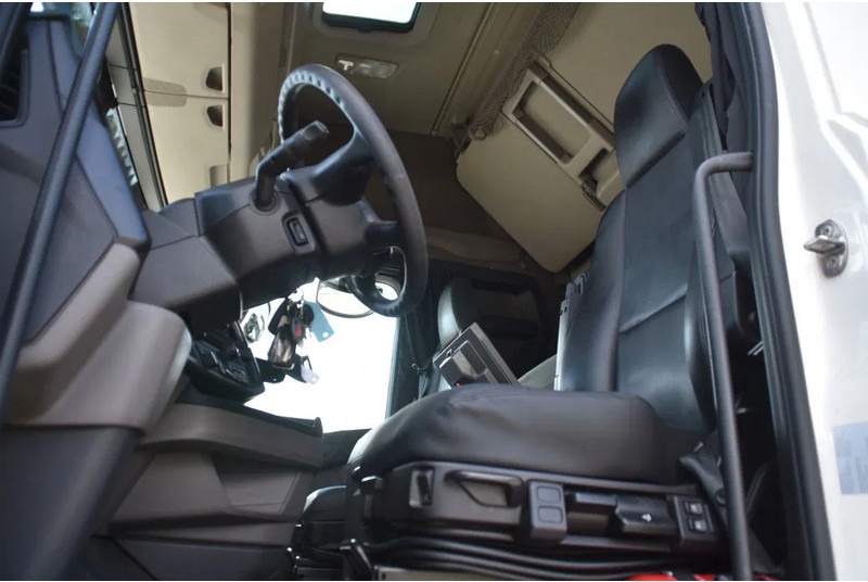 Scania S410 NGS 4x2EB MEGA 95 cm or 103 cm driving height - RETARDER - 649 TKM - FULL AIR - PARK. AIRCO - LEATHER SEATS - 2 x FUEL TANK - Tracteur routier: photos 4 Scania S410 NGS 4x2EB MEGA 95 cm or 103 cm driving height - RETARDER - 649 TKM - FULL AIR - PARK. AIRCO - LEATHER SEATS - 2 x FUEL TANK - Tracteur routier: photos 4