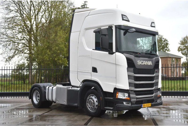 Scania S410 NGS 4x2EB MEGA 95 cm or 103 cm driving height - RETARDER - 773 TKM - FULL AIR - PARK. AIRCO - LEATHER SEATS - 2 x FUEL TANK - Tracteur routier: photos 1 Scania S410 NGS 4x2EB MEGA 95 cm or 103 cm driving height - RETARDER - 773 TKM - FULL AIR - PARK. AIRCO - LEATHER SEATS - 2 x FUEL TANK - Tracteur routier: photos 1
