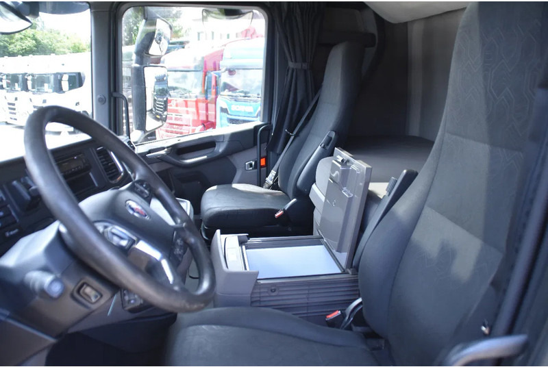 Scania S450 NGS 4x2NB - RETARDER - 746 TKM - FULL AIR - AIRCO - 2 x FUEL TANKS - TOP CONDITION - - Tracteur routier: photos 5 Scania S450 NGS 4x2NB - RETARDER - 746 TKM - FULL AIR - AIRCO - 2 x FUEL TANKS - TOP CONDITION - - Tracteur routier: photos 5