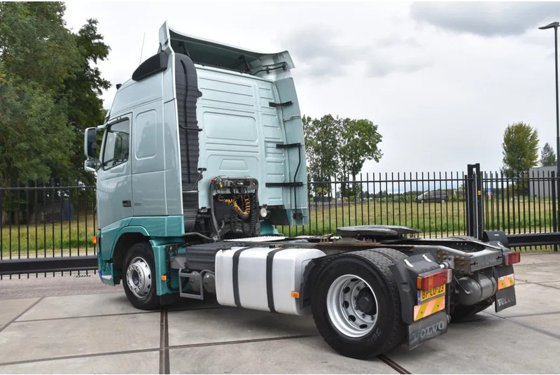 Volvo FH 420 Globe 4x2 - EURO 3 - ONLY 680 TKM - AUT. GEARBOX - AIRCO - 2 x FUEL TANKS - GOOD CONDITION - - Tracteur routier: photos 3 Volvo FH 420 Globe 4x2 - EURO 3 - ONLY 680 TKM - AUT. GEARBOX - AIRCO - 2 x FUEL TANKS - GOOD CONDITION - - Tracteur routier: photos 3