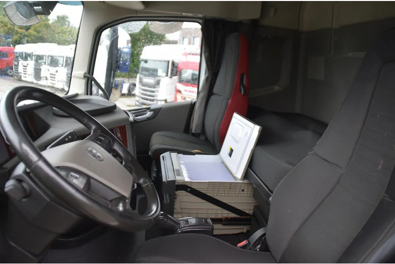 Volvo FH 460 Globe 6x2*4 - HOOKLIFT - 740 TKM - PARK. AIRCO - WHEELBASE: 480 CM - TOP CONDITION - - Camion ampliroll: photos 5 Volvo FH 460 Globe 6x2*4 - HOOKLIFT - 740 TKM - PARK. AIRCO - WHEELBASE: 480 CM - TOP CONDITION - - Camion ampliroll: photos 5