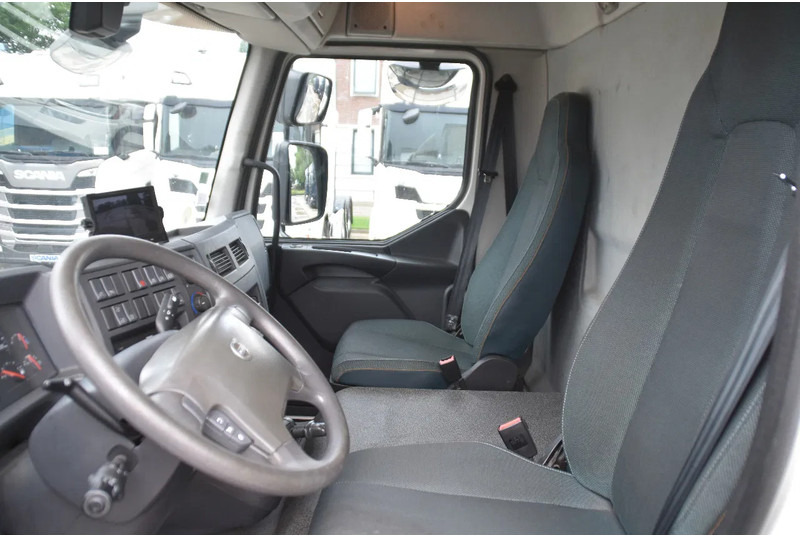 Volvo FL 280 4x2 + BOX - 294 TKM - AIRCO - DOUBLE CARGOFLOOR - ELEVATOR - REMOTE CONTROL - CAMERA - - Camion fourgon: photos 5 Volvo FL 280 4x2 + BOX - 294 TKM - AIRCO - DOUBLE CARGOFLOOR - ELEVATOR - REMOTE CONTROL - CAMERA - - Camion fourgon: photos 5